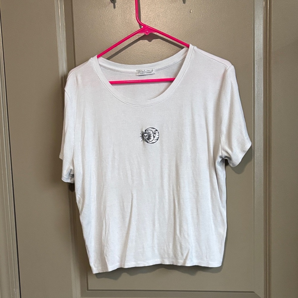 Haley And June 2XL White Graphic Tee